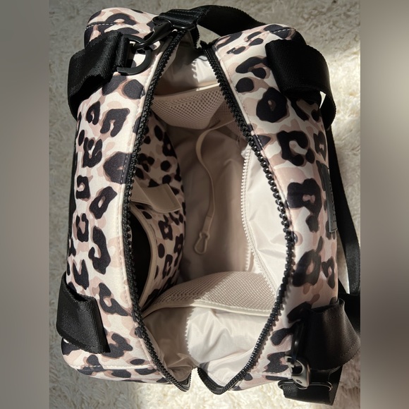 Dagne Dover Landon Carryall Medium in leopard print - Picture 5 of 6